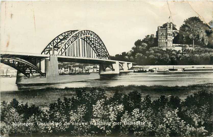 Nijmegen Gezicht op de nieuwe Waalbrug met Belvedere