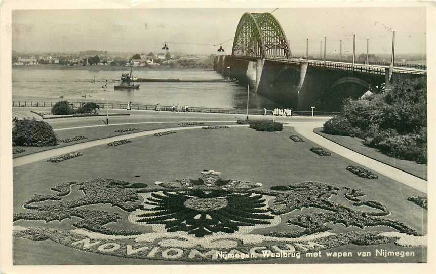 Nijmegen Waalbrug met wapen van Nijmegen