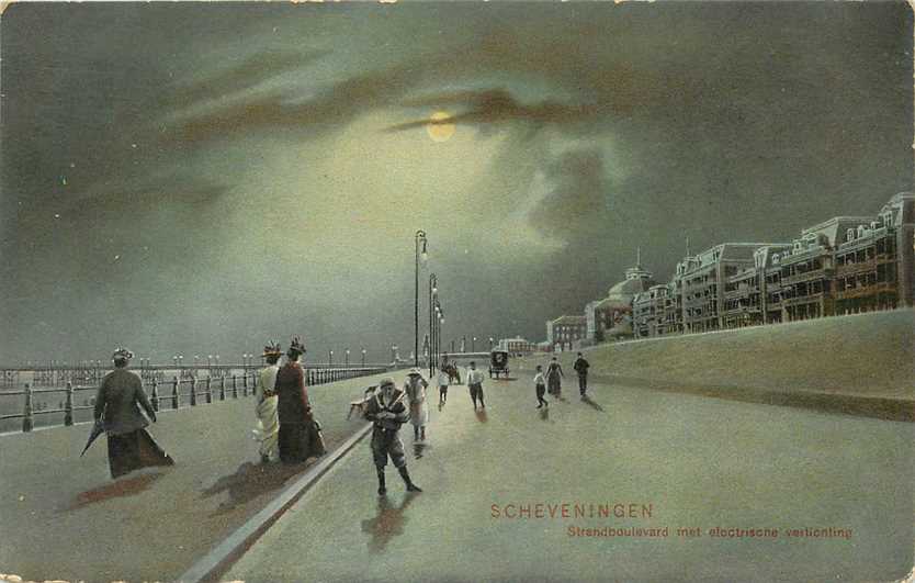 Scheveningen Strandboulevard met electrische verlichting