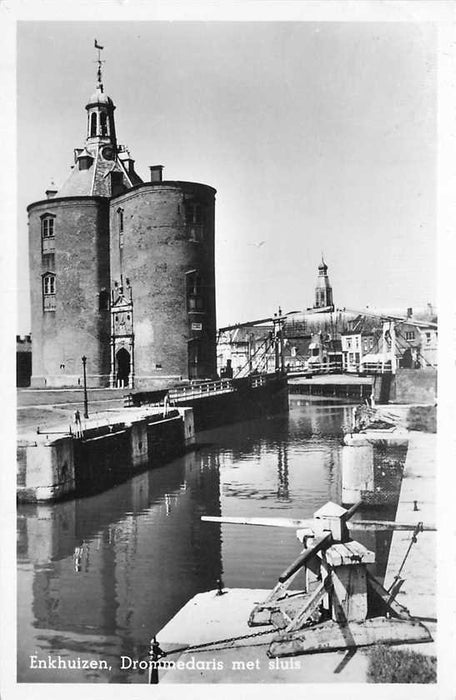 Enkhuizen Drommedaris met sluis