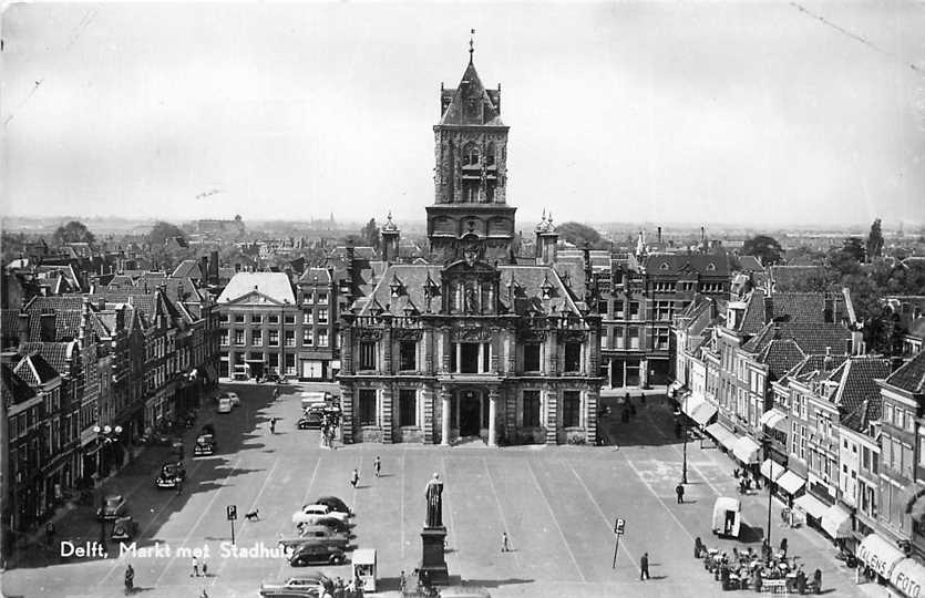 Delft Markt met Stadhuis