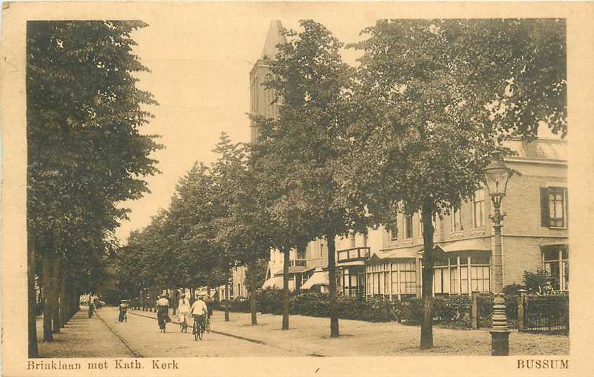 Bussum Brinklaan met Kerk