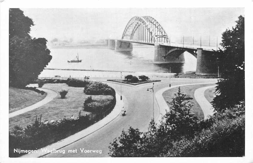 Nijmegen Waalbrug met Voerweg