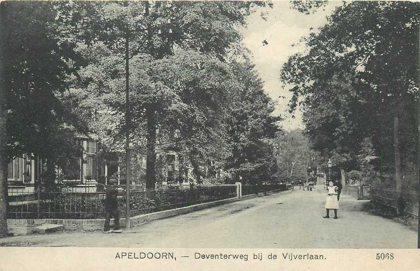 Apeldoorn Deventerweg bij het Vijverlaan