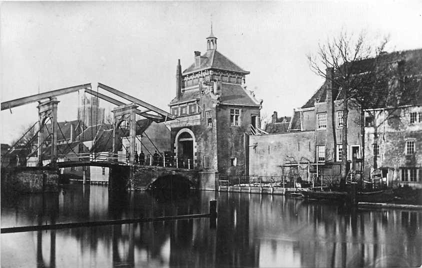 Dordrecht Spuipoort omstreeks 1865