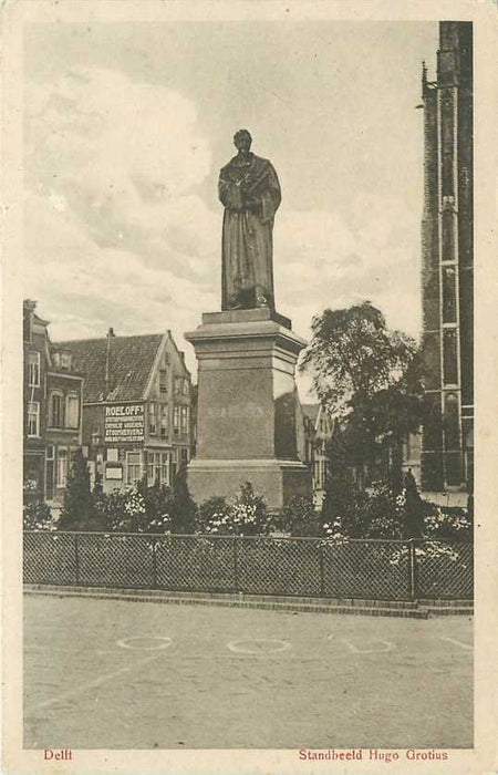 Delft Standbeeld Hugo Grotius