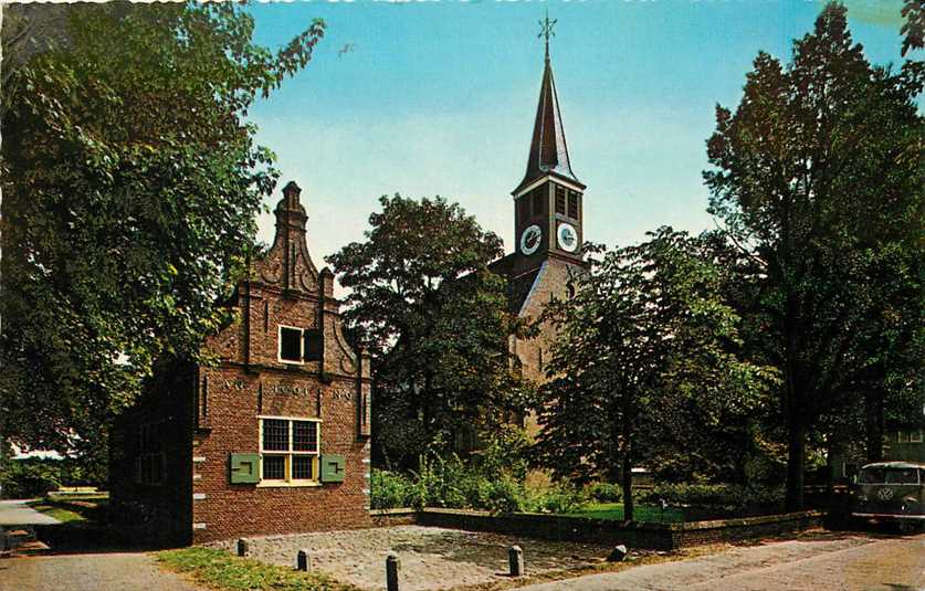 Schoorl Kerk met 17e eeuws raadhuis