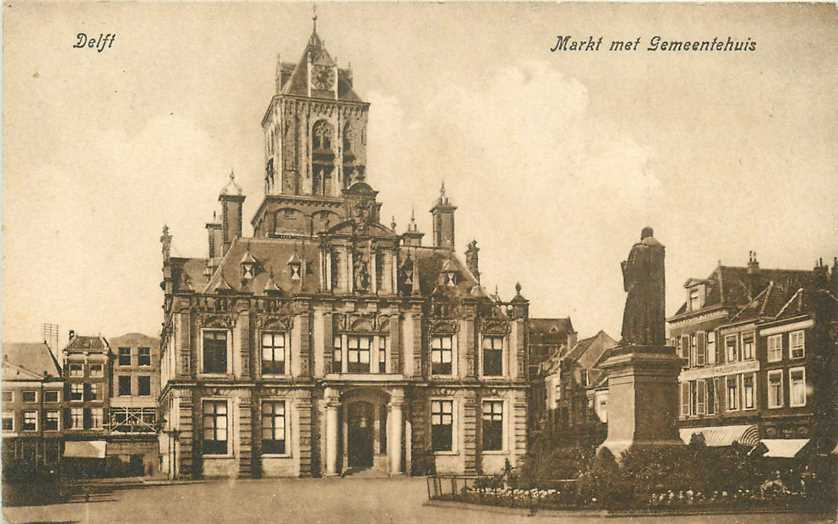 Delft Markt met Gemeentehuis