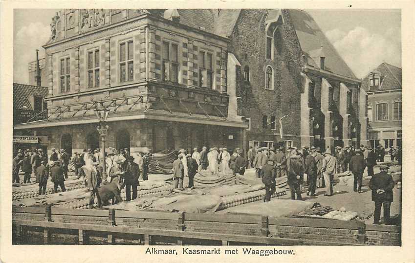 Alkmaar Kaasmarkt met Waaggebouw