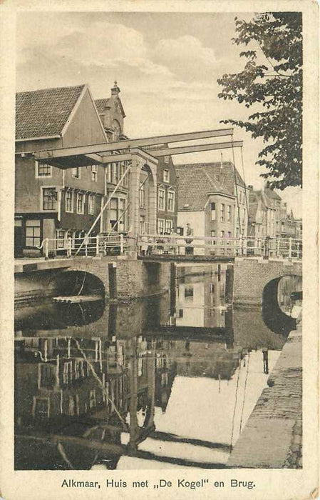 Alkmaar Huis met de Kogel en brug