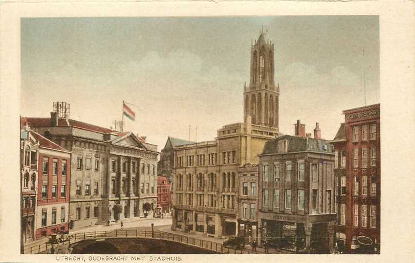 Utrecht Oudegracht met Stadhuis