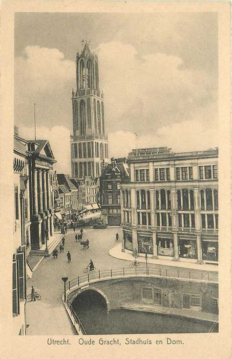 Utrecht Oude Gracht Stadhuis en Dom