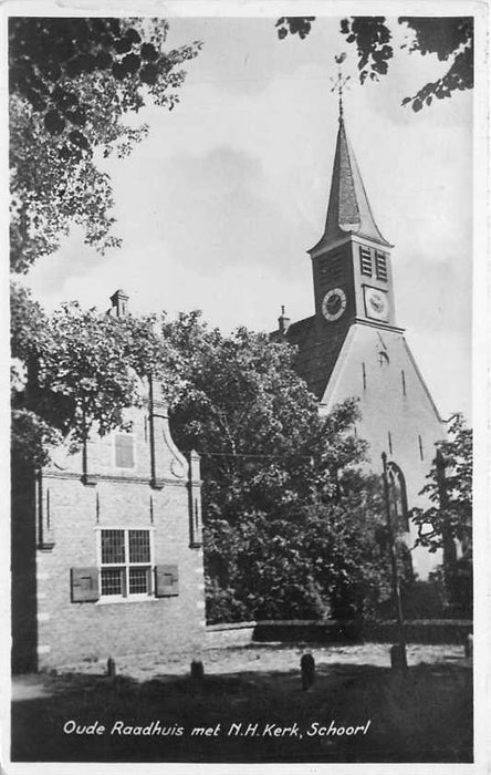 Schoorl Oude Raadhuis met Kerk