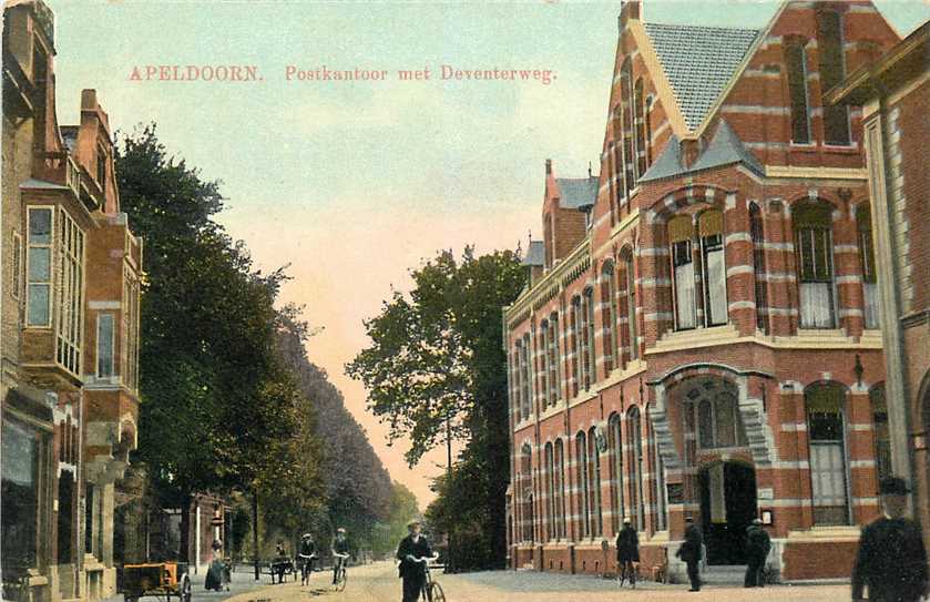 Apeldoorn Postkantoor met Deventerweg