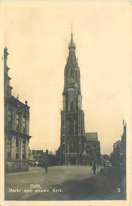 Delft Markt met nieuwe kerk