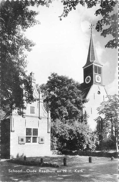 Schoorl Oude Raadhuis met Kerk