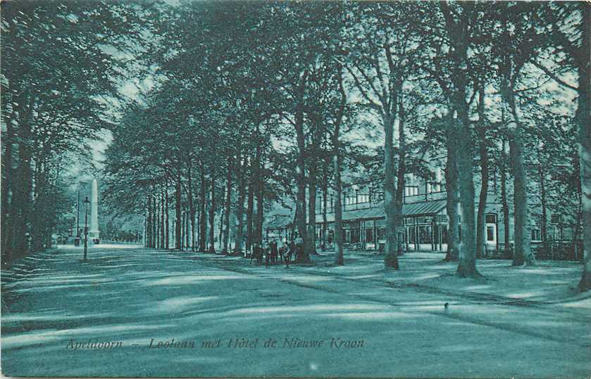 Apeldoorn Loolaan met Hotel de Nieuwe Kroon