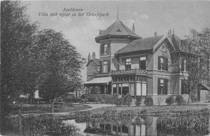 Apeldoorn Villa met vijver in het Oranjepark