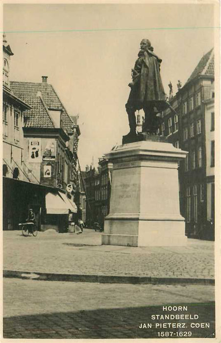 Hoorn Standbeeld Jan Pieterz. Coen