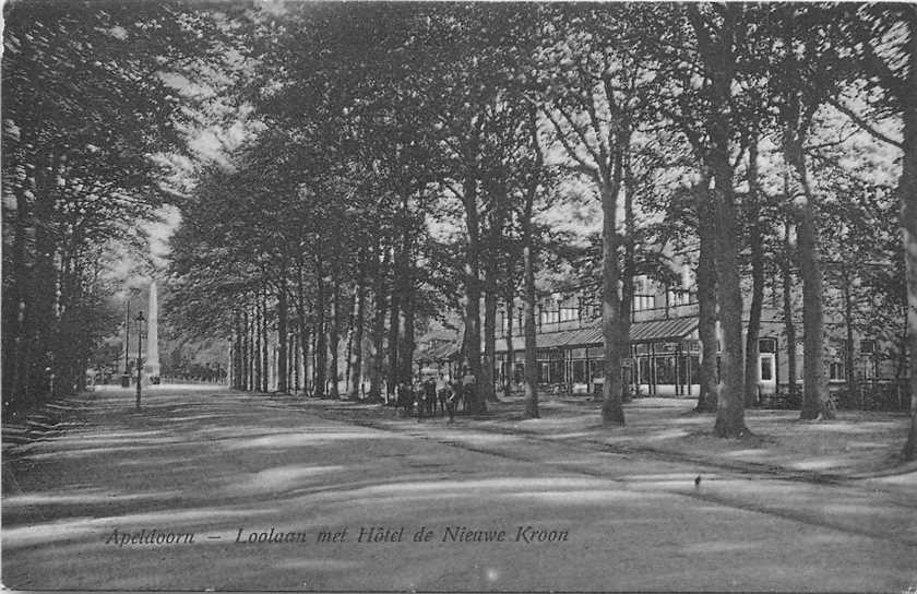 Apeldoorn Loolaan met Hotel de Nieuwe Kroon