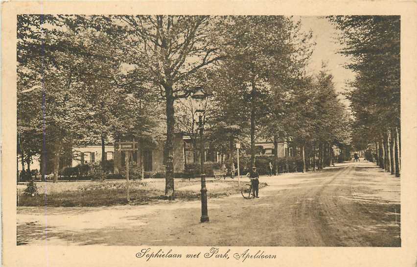 Apeldoorn Sophielaan met Park