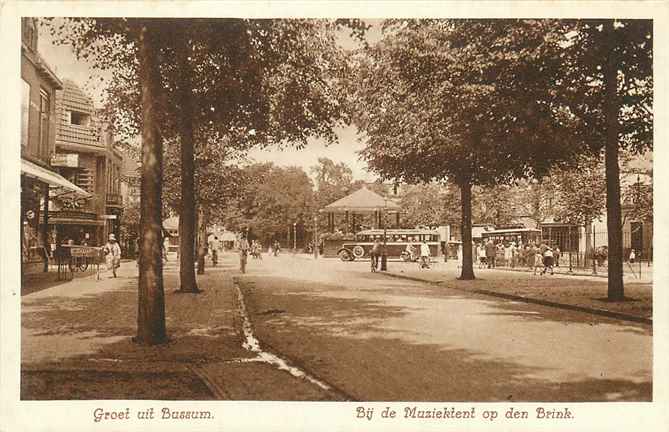 Bussum Bij de Muziektent op den Brink