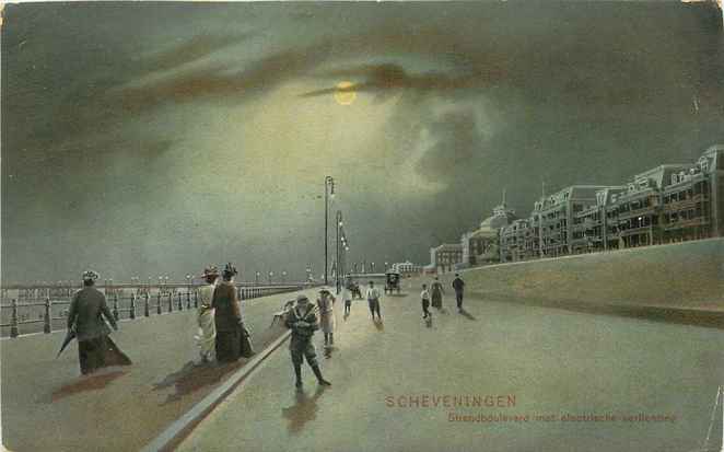 Scheveningen Strandboulevard met electri