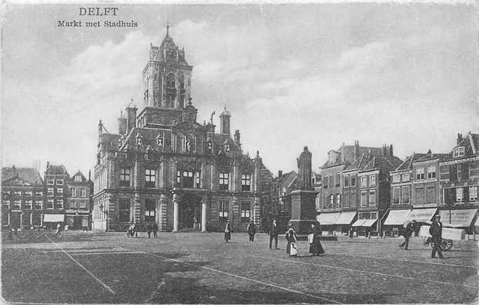 Delft Markt met Stadhuis