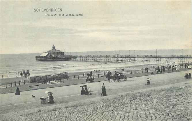 Scheveningen Boulevard met Wandelhoofd