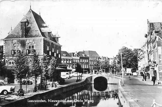 Leeuwarden Nieuwestad met Oude Waag