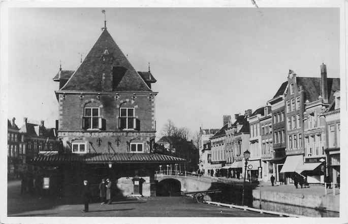 Leeuwarden Nieuwe Stad met Oude Waag