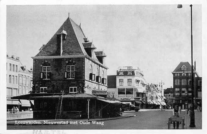 Leeuwarden Nieuwestad met Oude Waag