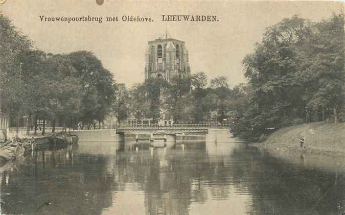 Leeuwarden Vrouwenpoortsbrug met Oldehov