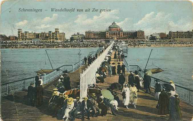 Scheveningen Wandelhoofd van uit Zee gezien