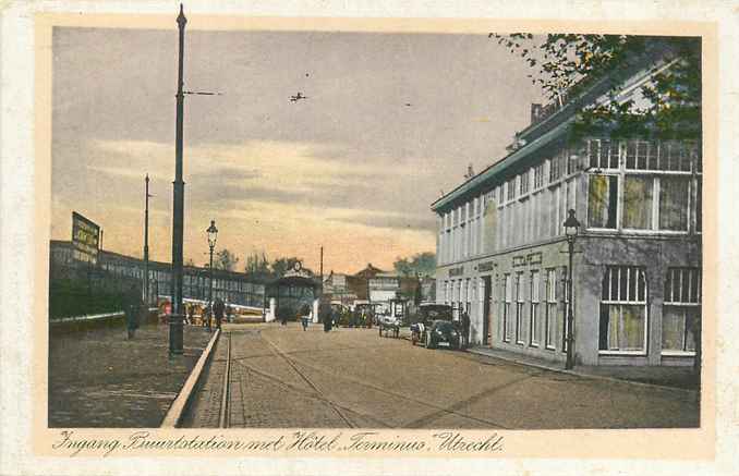 Utrecht Buurstation met Hotel Terminus