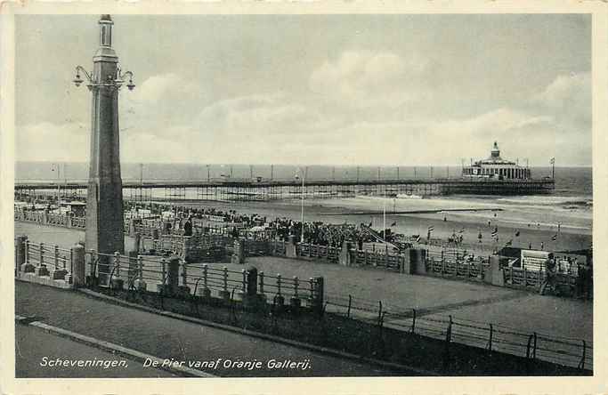 Scheveningen De Pier vanaf Oranje Gallerij
