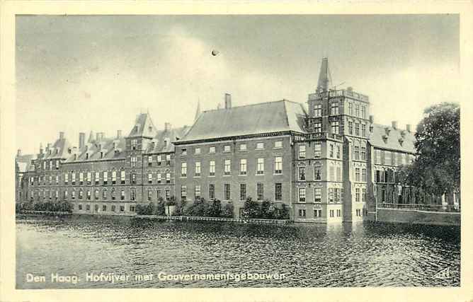 Den Haag Hofvijver met Gouvernementsgebouwen