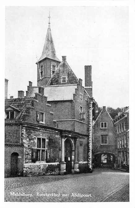 Middelburg Koorkerkhof met Abdijpoort