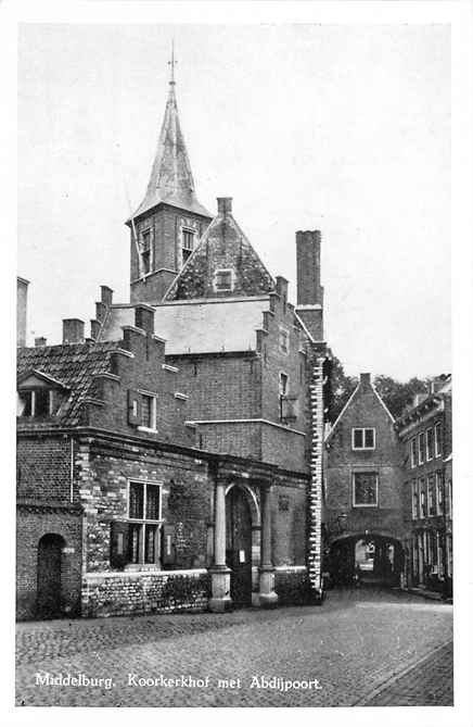 Middelburg Koorkerkhof met Abdijpoort