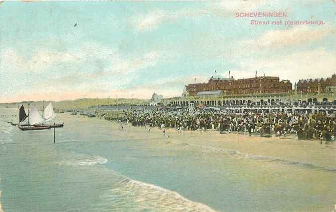 Scheveningen Strand met Pleizierbootje