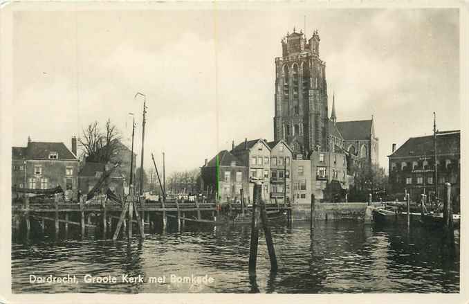 Dordrecht Groote Kerk met Bomkade