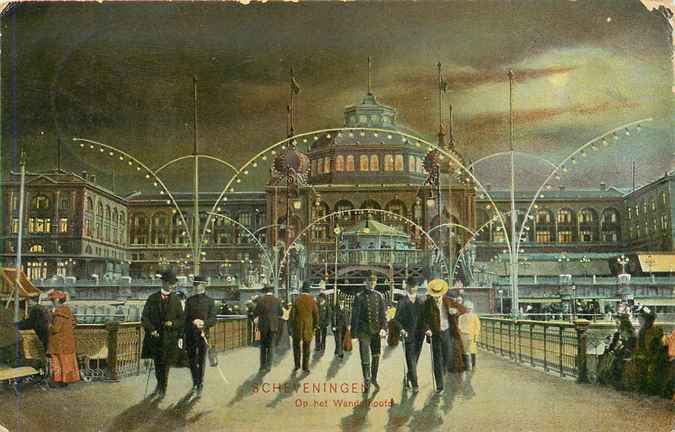 Scheveningen Op het Wandelhoofd