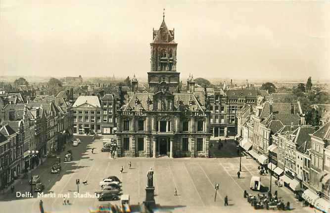 Delft Markt met Stadhuis