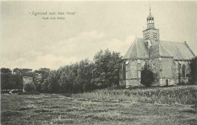 Egmond aan den Hoef Kerk met Ruine