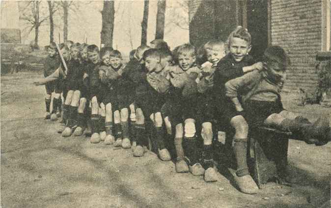 Neerbosch Onze Schooljongens in hun spel