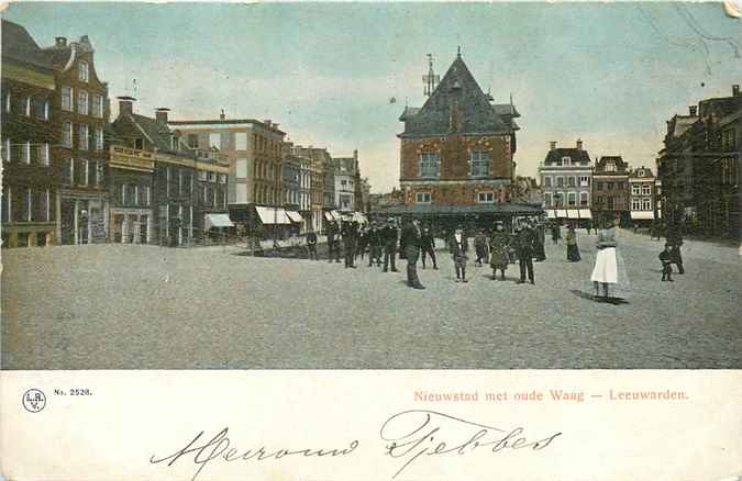 Leeuwarden Nieuwstad met oude Waag