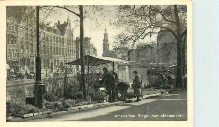 Amsterdam Singel met bloemmarkt