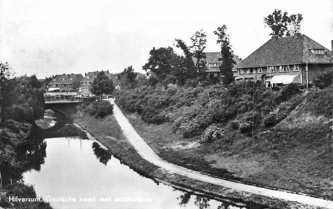 Hilversum Gooische vaart met hondenbrug