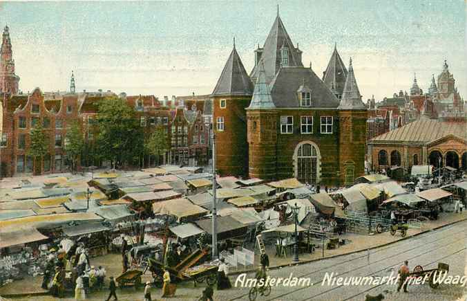 Amsterdam Nieuwmarkt met Waag