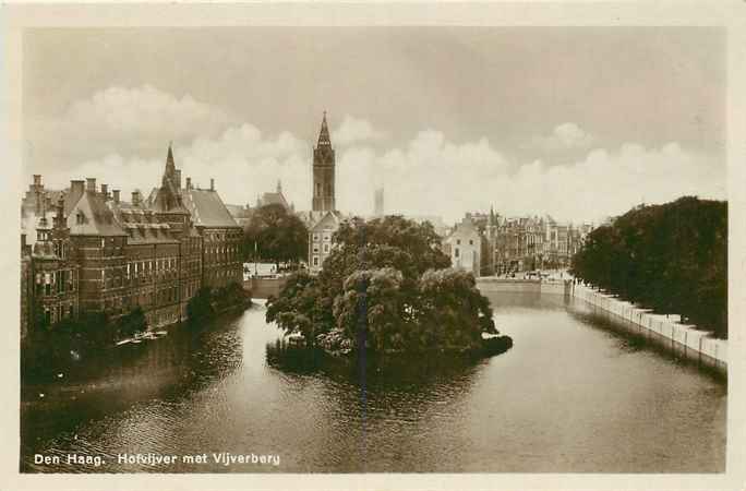 Den Haag Hofvijver met Vijverberg